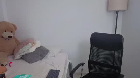 Juli C online show from 11-02-25, 12:24