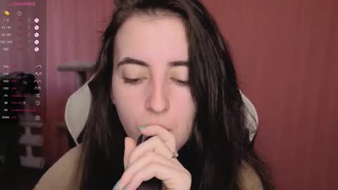 Snapshot of valeritiio chatting on 09-21-25, 03:52 valeritiio online show from 09-21-25, 03:52