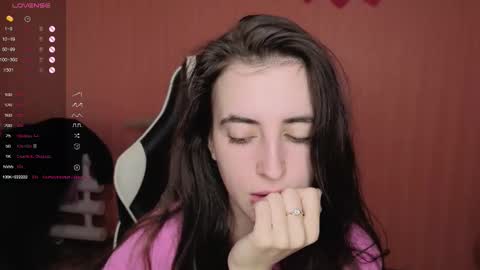 Snapshot of valeritiio chatting on 10-13-25, 03:39 valeritiio online show from 10-13-25, 03:39