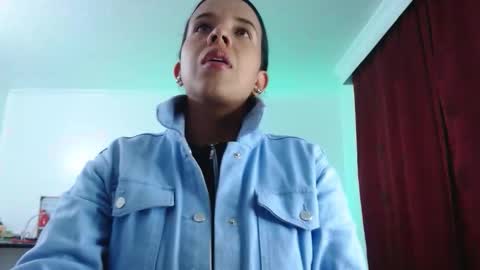 Valeria online show from 10-21-25, 12:11