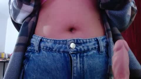 Snapshot of valery_meer_ chatting on 06-18-26, 10:41 Valeria online show from 06-18-26, 10:41