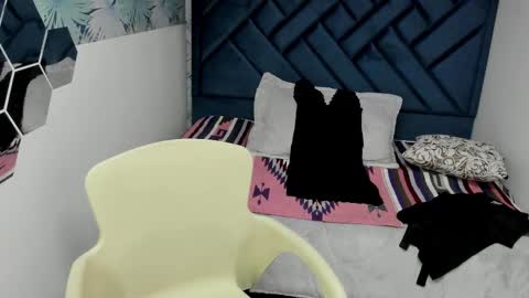 VALERY MORE online show from 10-25-25, 12:13