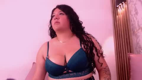 Snapshot of valery_ortiz7 chatting on 02-28-26, 07:15 Valery online show from 02-28-26, 07:15