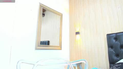 Snapshot of valerynbrown chatting on 05-12-26, 10:40 valery online show from 05-12-26, 10:40