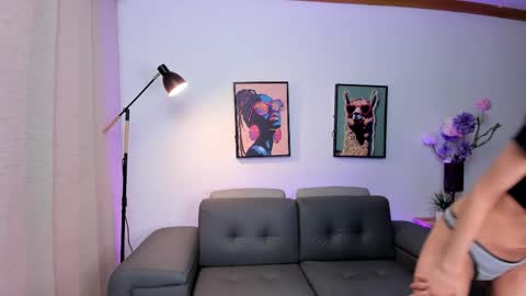 Valery Rivas online show from 04-17-26, 07:50