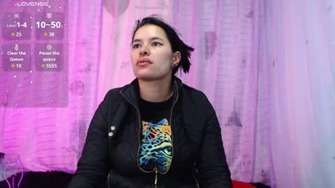 Snapshot of valerysnow_ chatting on 02-07-25, 10:09 Valery online show from 02-07-25, 10:09