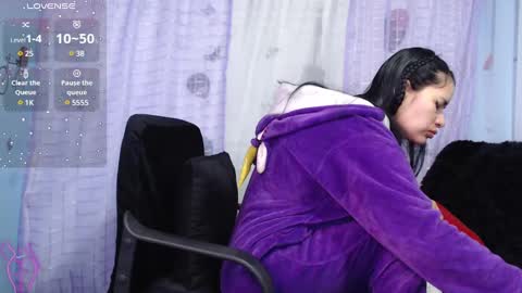 Snapshot of valerysnow_ chatting on 03-09-25, 01:04 Valery online show from 03-09-25, 01:04