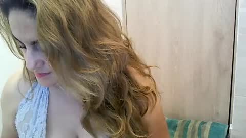 Snapshot of valerysquirtxxx chatting on 06-30-26, 05:47 VALERY SQUIRT online show from 06-30-26, 05:47