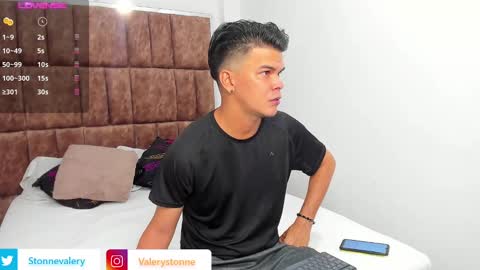 Snapshot of valerystonne_ chatting on 12-22-24, 07:31 Valery Stonne online show from 12-22-24, 07:31