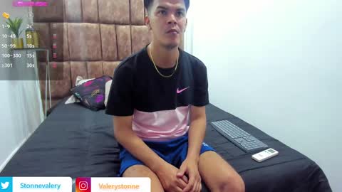 Snapshot of valerystonne_ chatting on 12-25-24, 04:00 Valery Stonne online show from 12-25-24, 04:00