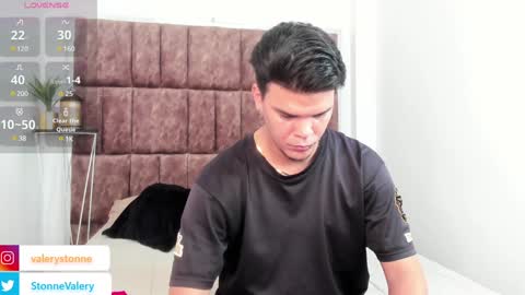 Snapshot of valerystonne_ chatting on 01-28-25, 09:19 Valery Stonne online show from 01-28-25, 09:19