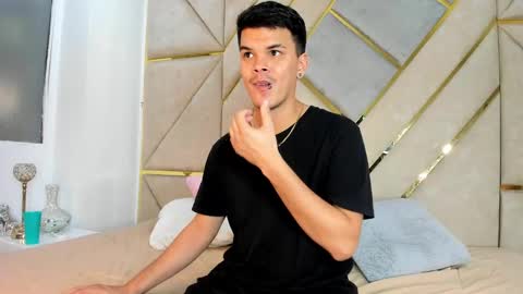 Snapshot of valerystonne_ chatting on 03-01-25, 08:10 Valery Stonne online show from 03-01-25, 08:10