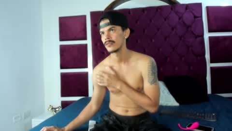 Snapshot of valerystonne_ chatting on 09-16-25, 07:04 Valery Stonne online show from 09-16-25, 07:04