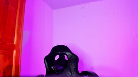 Snapshot of valeryts1 chatting on 06-20-26, 06:11 ValeryTs1 online show from 06-20-26, 06:11
