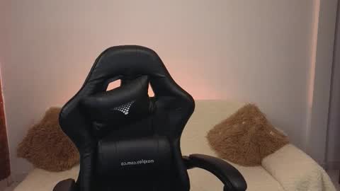 Snapshot of valeryyx chatting on 10-16-25, 07:42 Valery online show from 10-16-25, 07:42