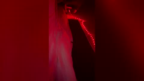 valevaweheart online show from 05-18-26, 01:24