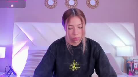 Snapshot of valeygomez chatting on 06-11-26, 02:26 Valey online show from 06-11-26, 02:26