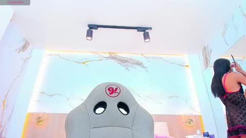  VALIRYA  online show from 12-18-25, 03:45