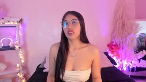 Snapshot of valk_diaz chatting on 05-18-26, 05:13 Valk online show from 05-18-26, 05:13
