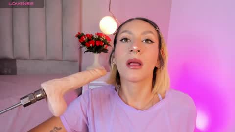 Snapshot of valka_doll chatting on 05-31-26, 01:29 valka_doll online show from 05-31-26, 01:29
