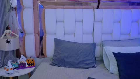 Valkiria moore  online show from 10-22-25, 08:30