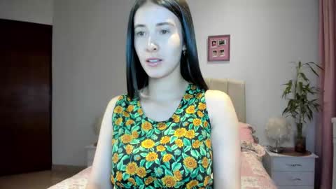 Snapshot of vallejo_macarena chatting on 10-30-25, 03:30 Macarena online show from 10-30-25, 03:30