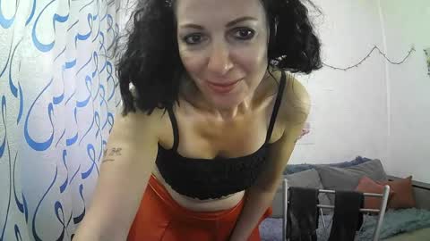 Snapshot of valleriwind chatting on 06-21-26, 01:08 ValleriWind online show from 06-21-26, 01:08