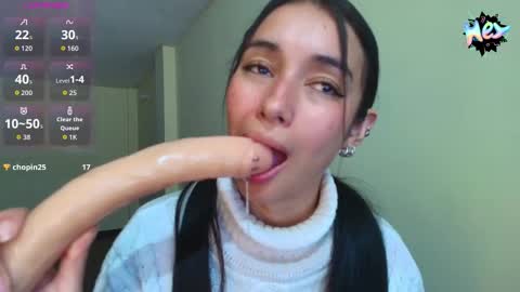 Snapshot of vallery_evanss chatting on 02-04-26, 01:33 Taty independent account online show from 02-04-26, 01:33