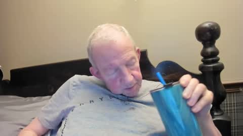 Snapshot of valleylaker chatting on 09-30-25, 12:43 valleylaker online show from 09-30-25, 12:43