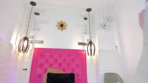 Snapshot of valloletsamar chatting on 01-04-25, 11:11 Vallolet Peach  online show from 01-04-25, 11:11