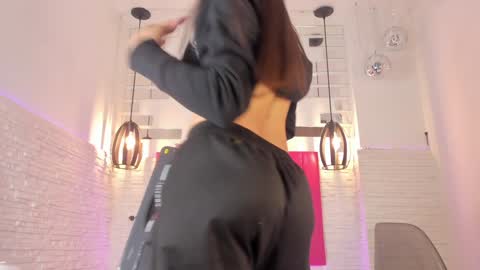 Snapshot of valloletsamar chatting on 01-07-25, 12:20 Vallolet Peach  online show from 01-07-25, 12:20