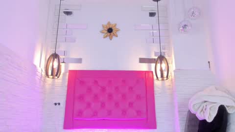 Snapshot of valloletsamar chatting on 02-04-25, 11:38 Vallolet Peach  online show from 02-04-25, 11:38