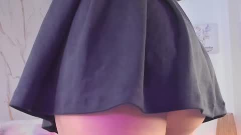 Snapshot of valloletsamar chatting on 07-19-26, 12:20 Vallolet Peach online show from 07-19-26, 12:20