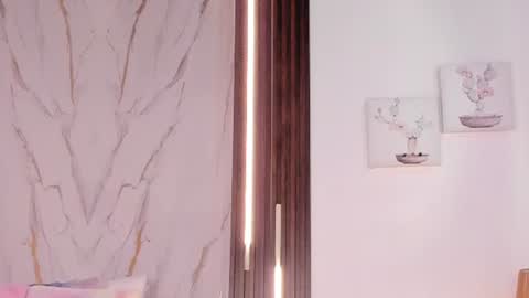 Snapshot of valloletsamar chatting on 07-22-26, 12:19 Vallolet Peach online show from 07-22-26, 12:19