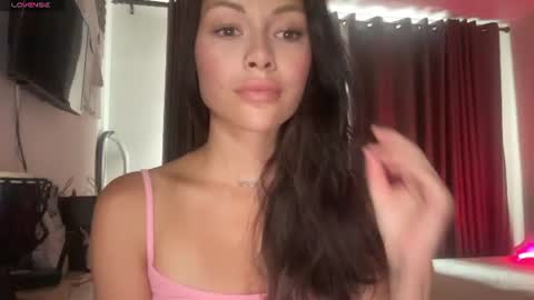 Snapshot of valorant_girl chatting on 07-12-26, 08:16 Little Devil online show from 07-12-26, 08:16