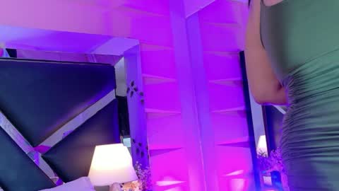 Snapshot of valrery_roussex chatting on 04-30-26, 07:20 Valery online show from 04-30-26, 07:20