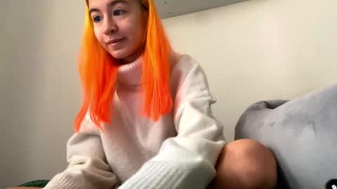 Snapshot of valtopi chatting on 02-07-26, 07:23 Emily online show from 02-07-26, 07:23