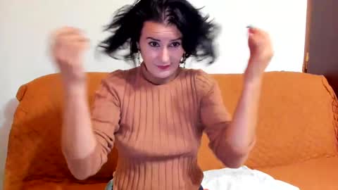 Snapshot of valysexybarbie chatting on 12-11-24, 11:30 valentina online show from 12-11-24, 11:30