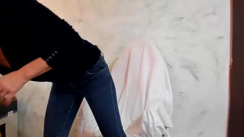 Snapshot of valysexybarbie chatting on 12-14-24, 12:33 valentina online show from 12-14-24, 12:33