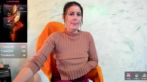 Snapshot of valysexybarbie chatting on 02-11-25, 10:48 valentina online show from 02-11-25, 10:48