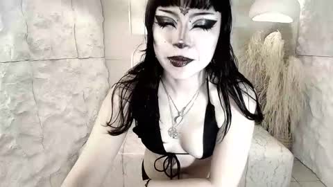 Snapshot of vampkitty_r chatting on 02-04-26, 01:17 vampkitty_r online show from 02-04-26, 01:17