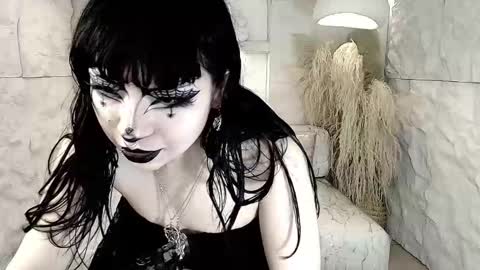 Snapshot of vampkitty_r chatting on 02-10-26, 01:15 vampkitty_r online show from 02-10-26, 01:15