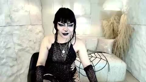 Snapshot of vampkitty_r chatting on 02-21-26, 01:34 vampkitty_r online show from 02-21-26, 01:34