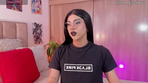 Cinnamon  online show from 12-17-25, 07:42