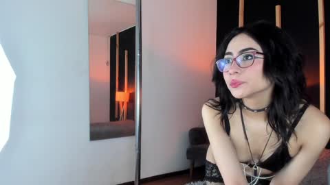 Snapshot of vampy_dolll chatting on 12-21-24, 02:58 vampy_dolll online show from 12-21-24, 02:58