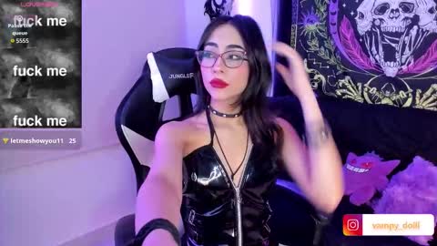 Snapshot of vampy_dolll chatting on 10-10-25, 10:53 vampy_dolll online show from 10-10-25, 10:53