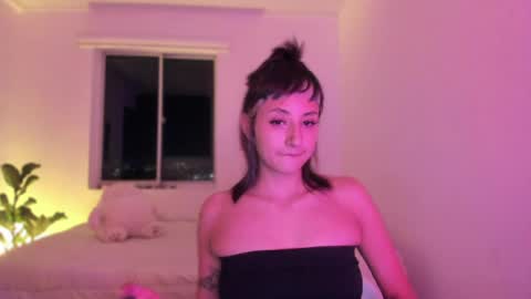 Snapshot of vandalovee chatting on 04-24-26, 07:33 Babi Alu online show from 04-24-26, 07:33