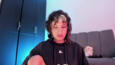 Snapshot of vandalovee chatting on 05-30-26, 05:54 Babi Alu online show from 05-30-26, 05:54