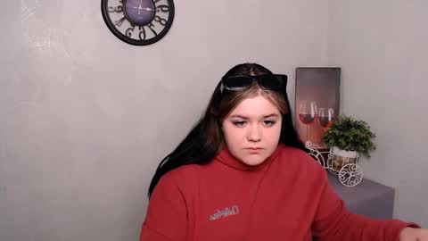 Snapshot of vandaray_ chatting on 03-08-25, 04:17 Vanda online show from 03-08-25, 04:17