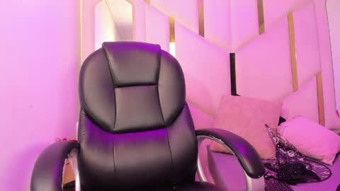 Vane online show from 04-18-26, 01:59